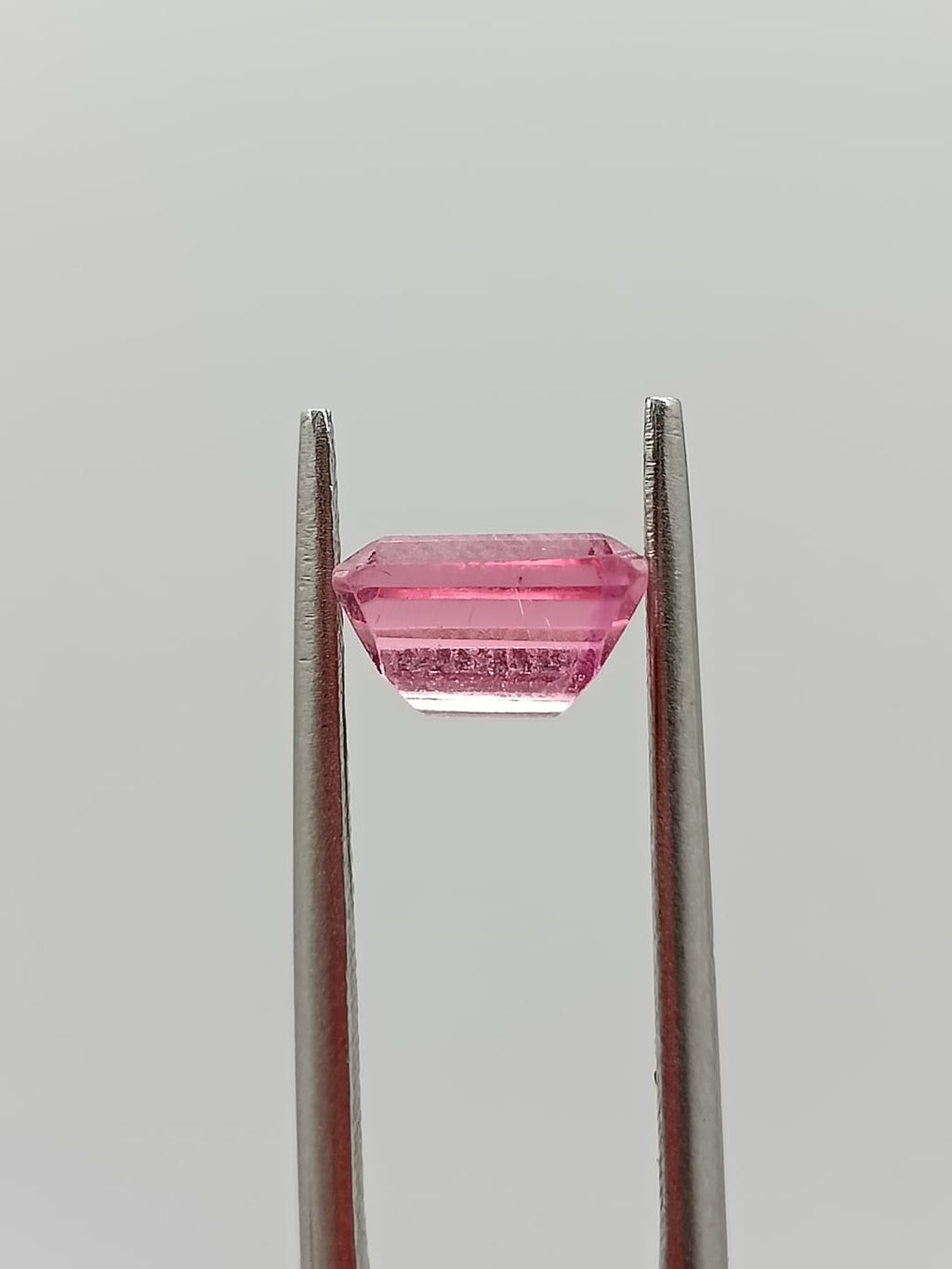 Turmalina rosa rectangular de 1.69ct
