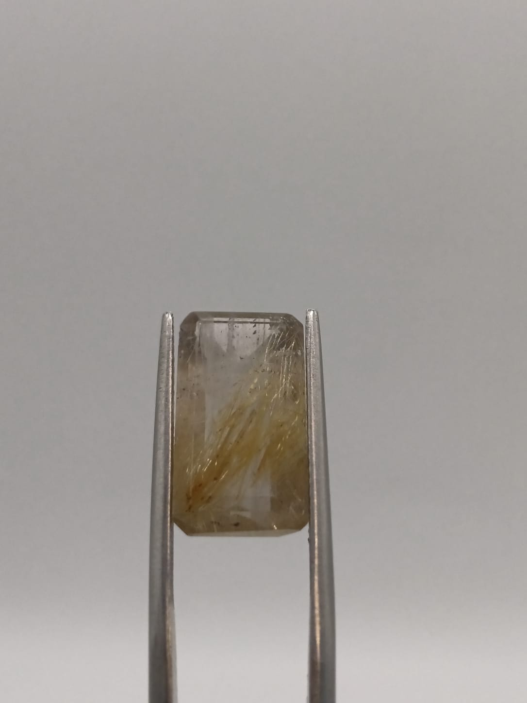 Cuarzo rutilado rectangular de 7.06ct