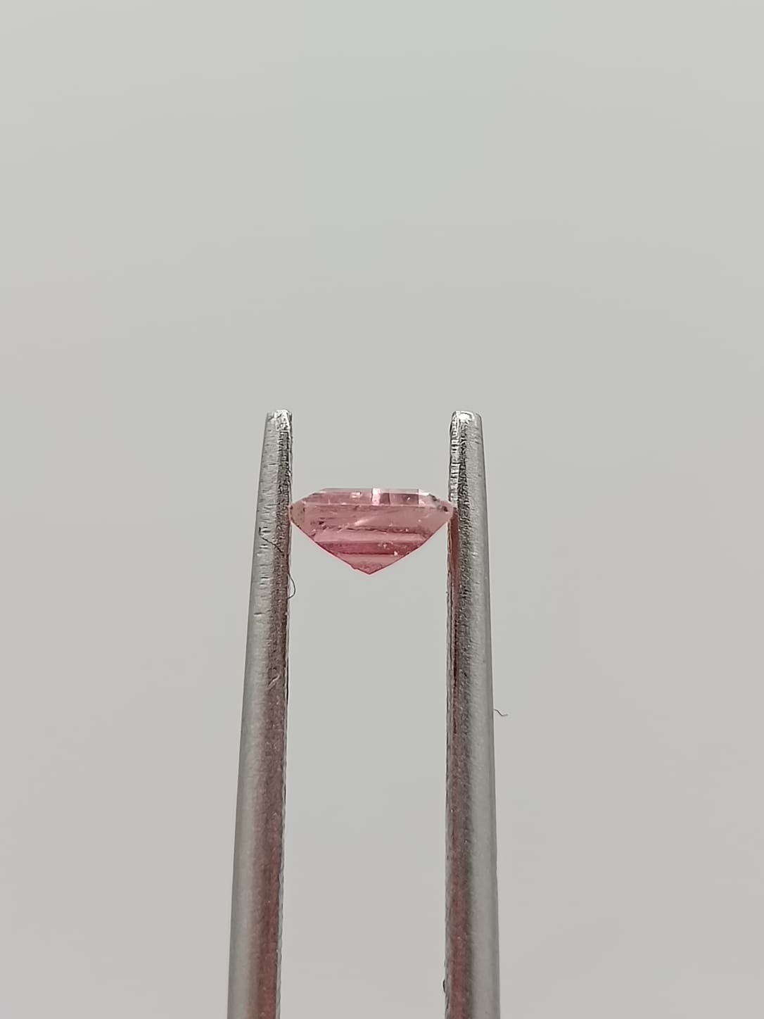 Turmalina rosa rectangular de 0.84ct