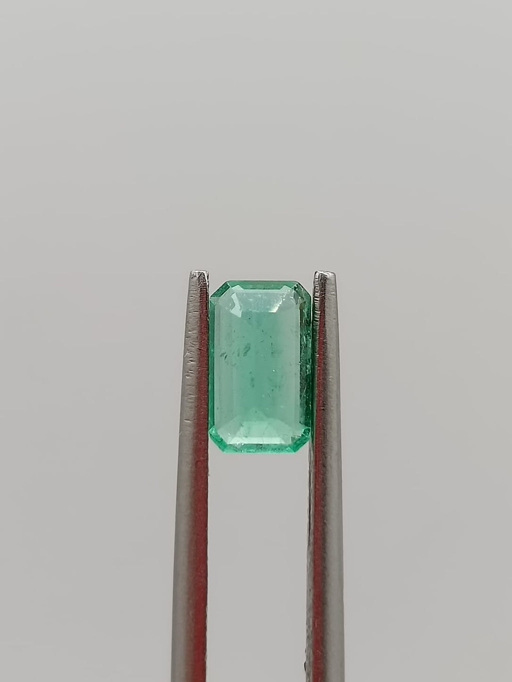 Esmeralda colombiana rectangular de 0.71ct