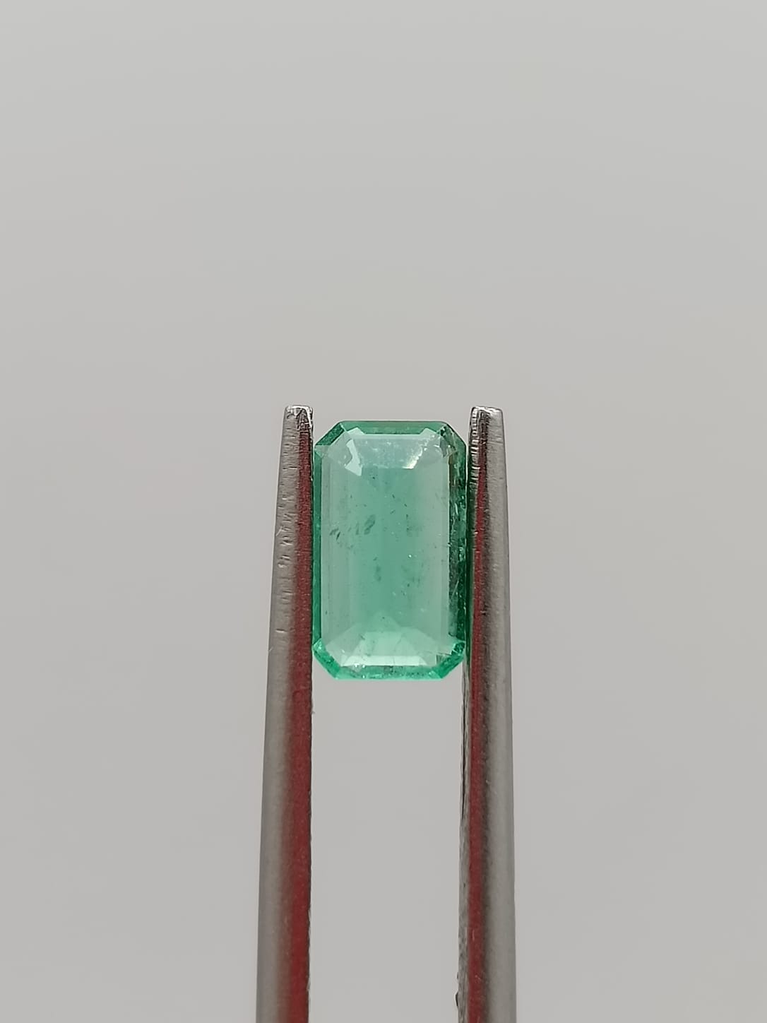 Esmeralda colombiana rectangular de 0.71ct