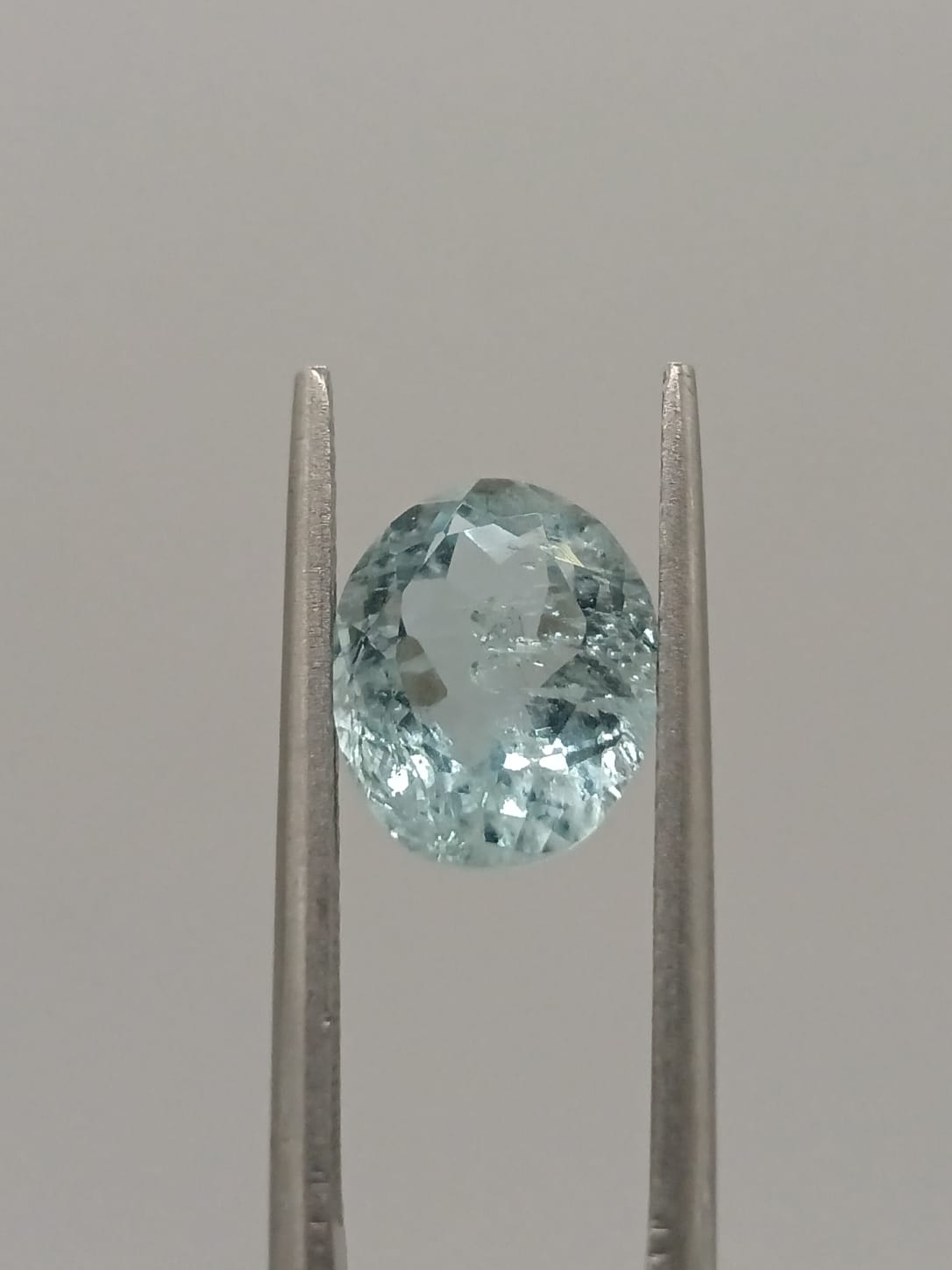 Aguamarina ovalada de 2.39ct