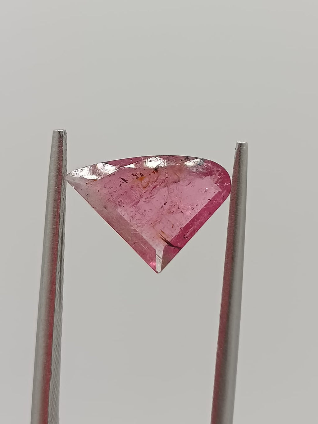 Turmalina rosa corte fancy de 1.25ct