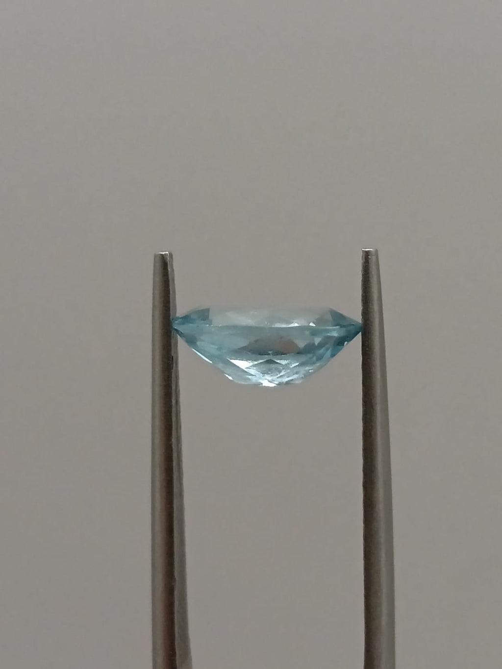 Aguamarina ovalada de 1.57ct