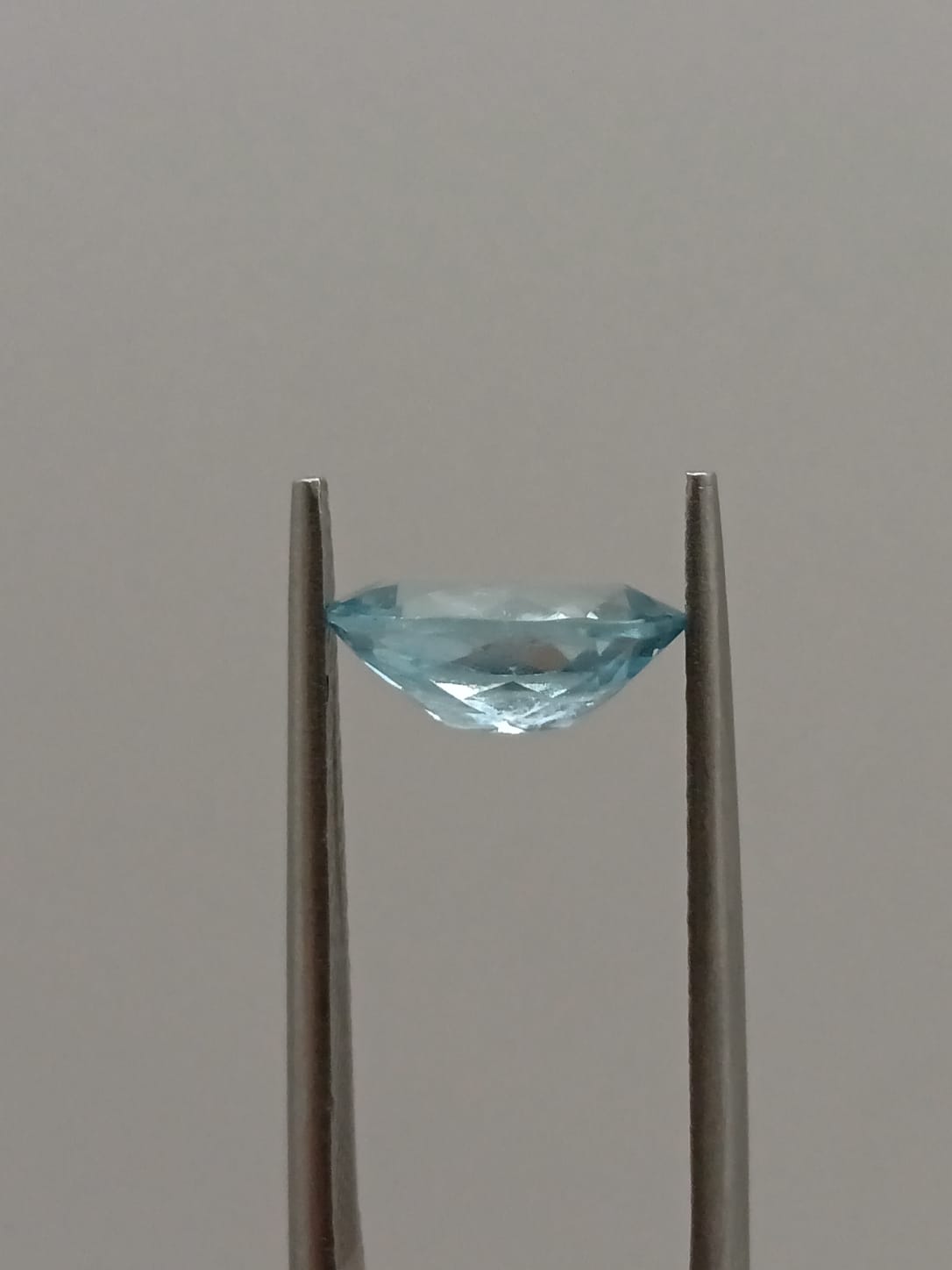 Aguamarina ovalada de 1.57ct