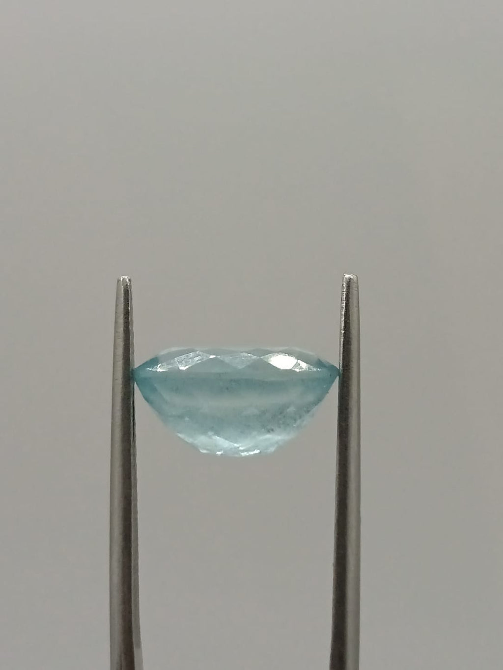 Aguamarina ovalada de 3.48ct