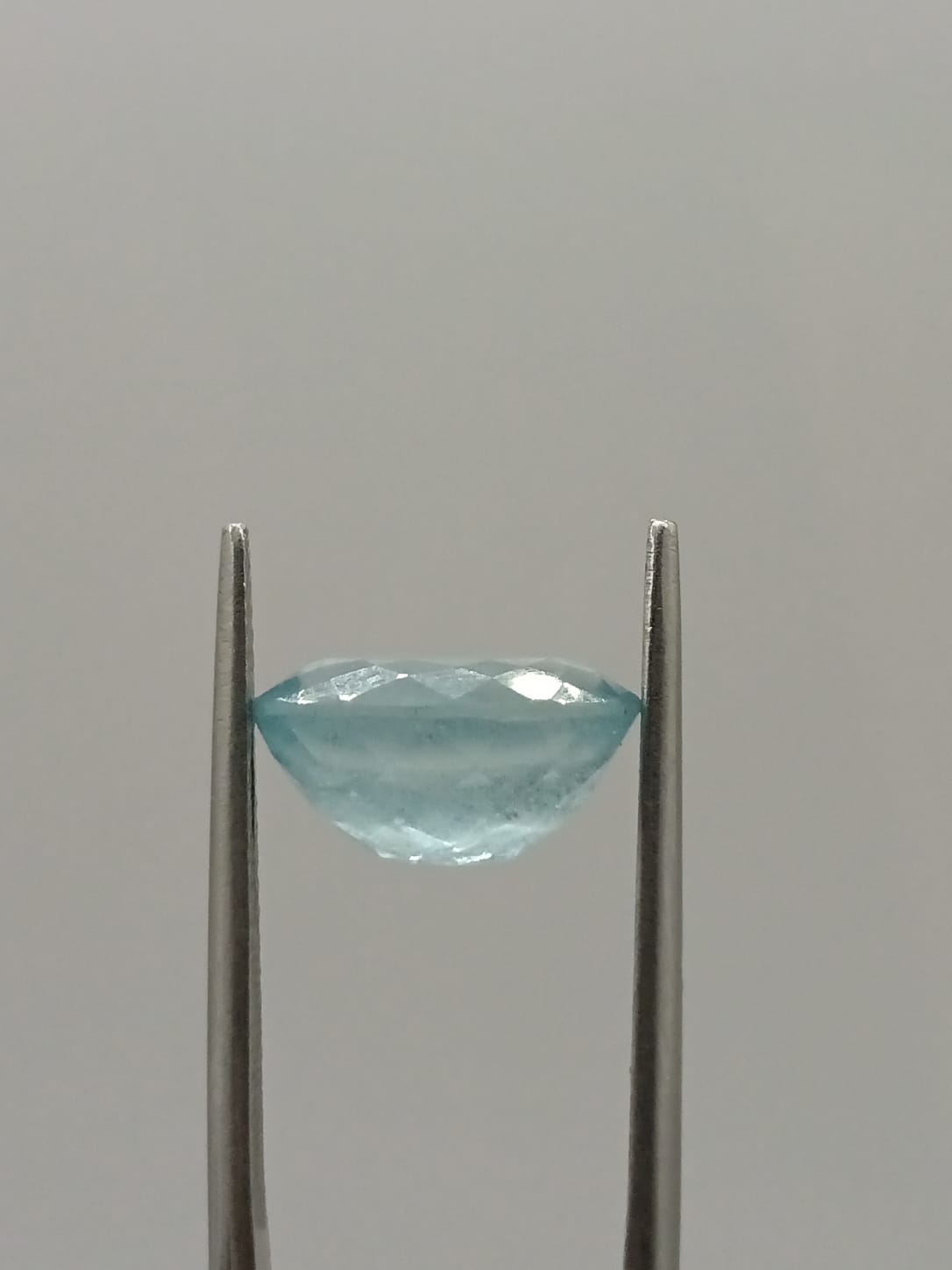 Aguamarina ovalada de 3.48ct