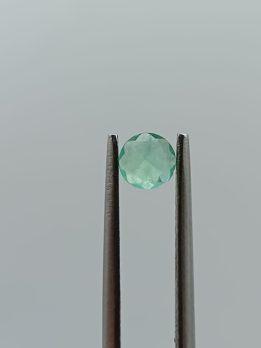 Esmeralda colombiana circular de 0.21ct