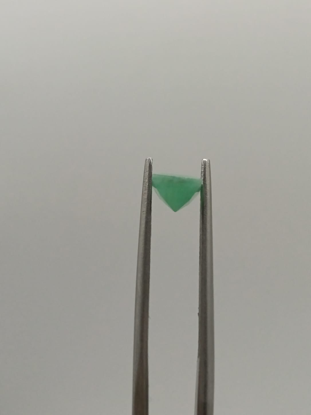 Esmeralda brasileña cuadrada de 0.68ct