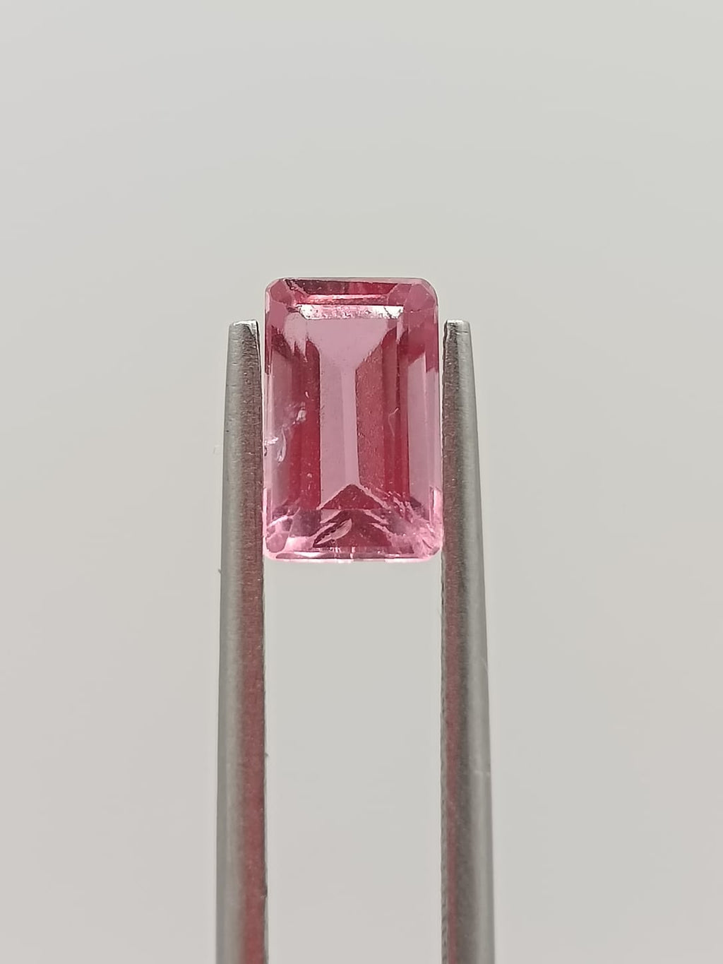 Turmalina rosa rectangular de 1.56ct