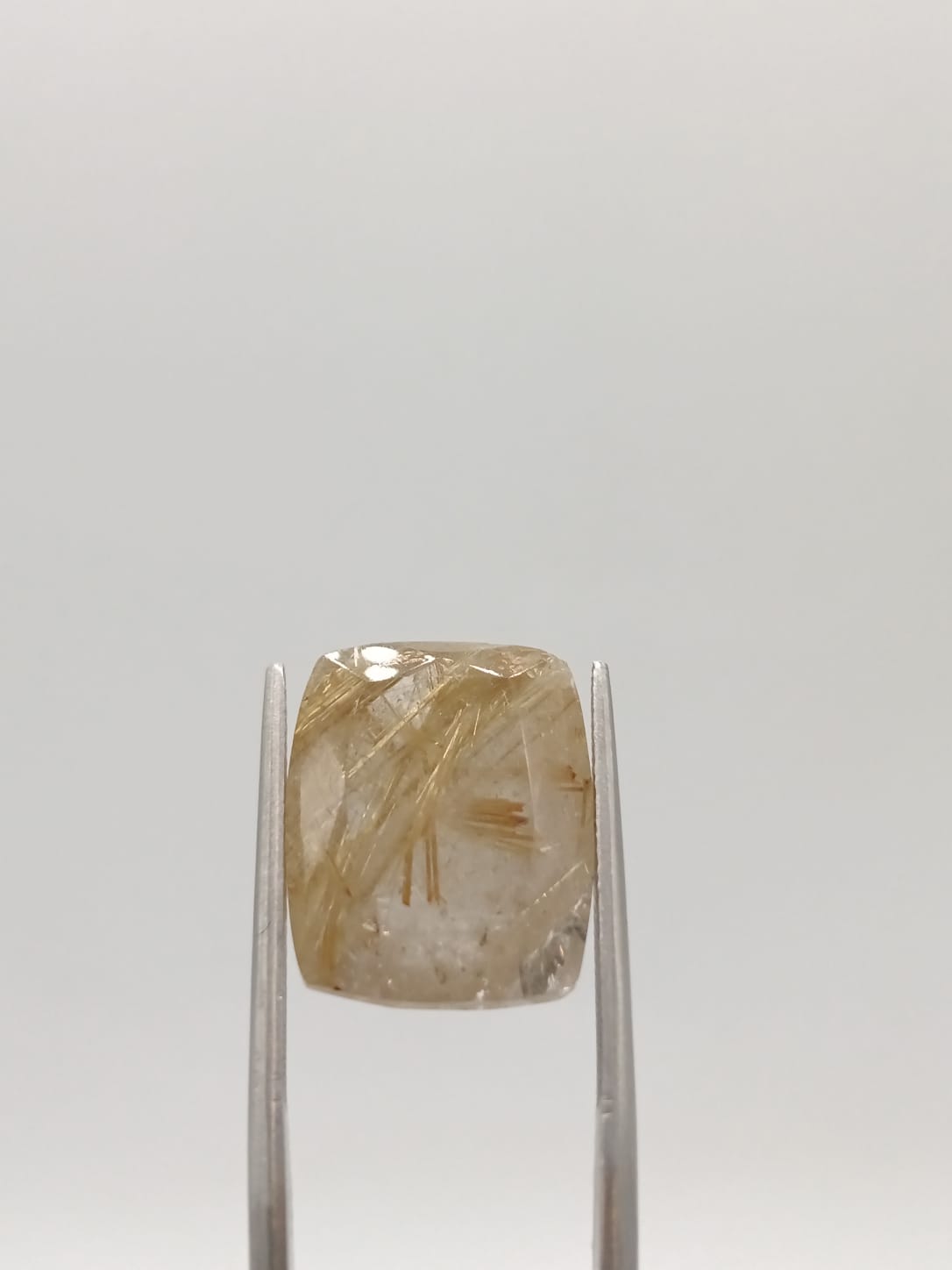 Cuarzo rutilado rectangular de 14.87ct