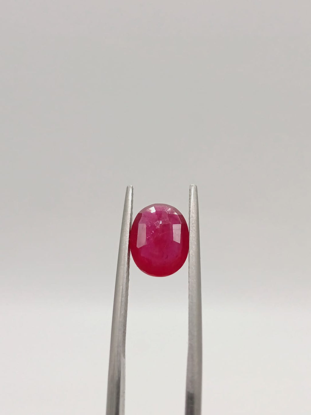 Rubí ovalado de 2.15ct