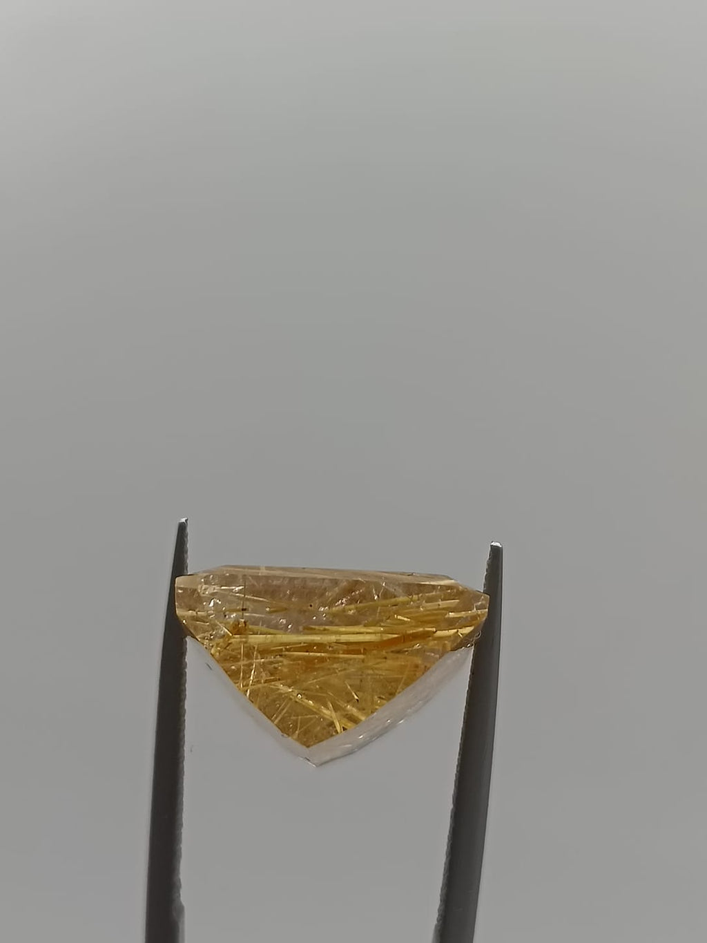 Cuarzo rutilado rectangular de 21.70ct