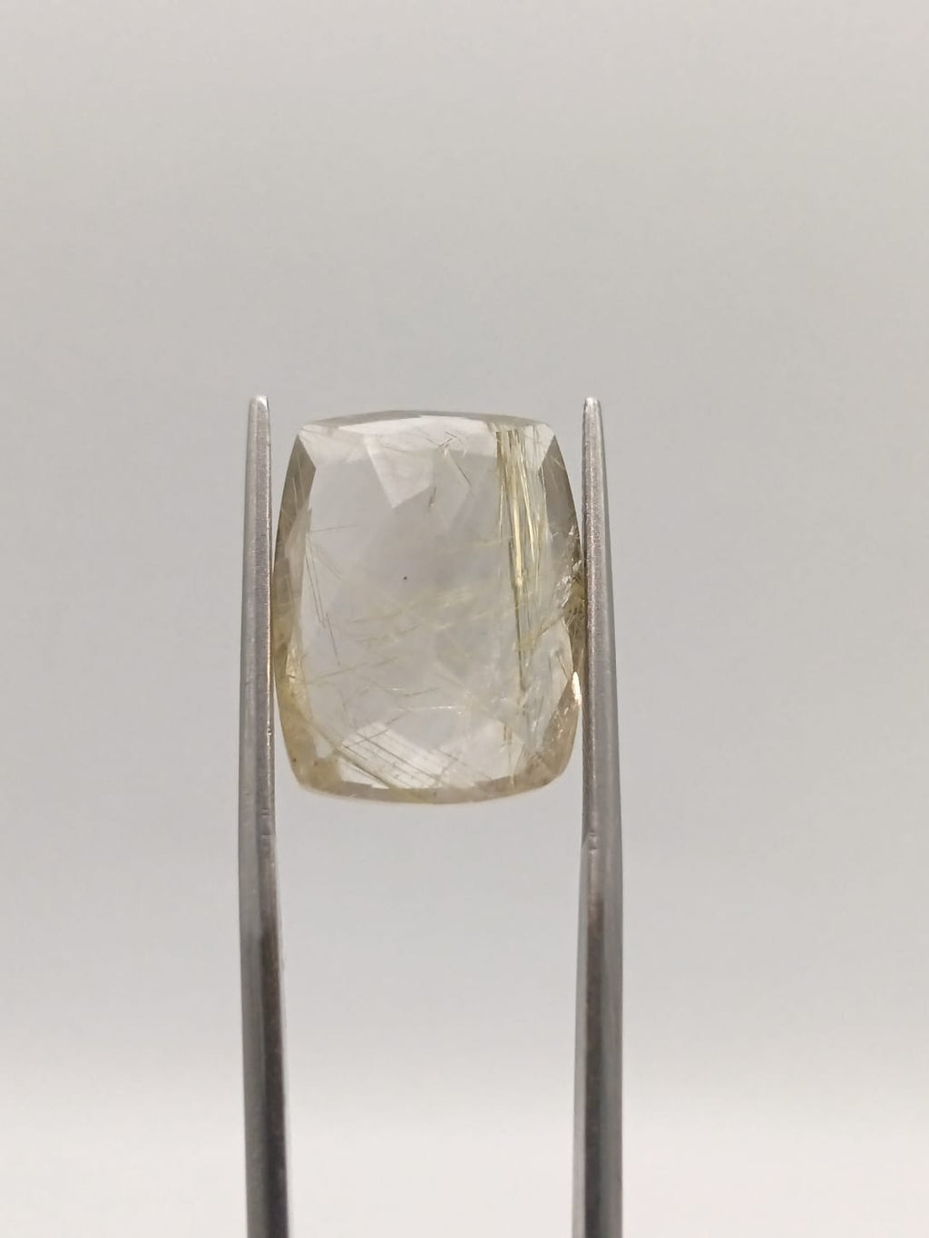 Cuarzo rutilado rectangular de 15.63ct