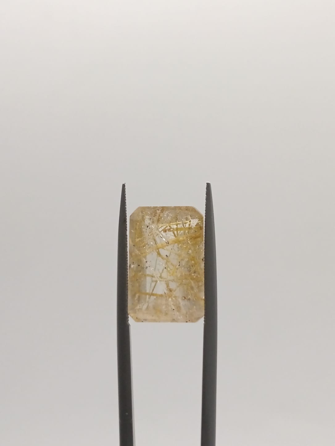 Cuarzo rutilado rectangular de 10.66ct