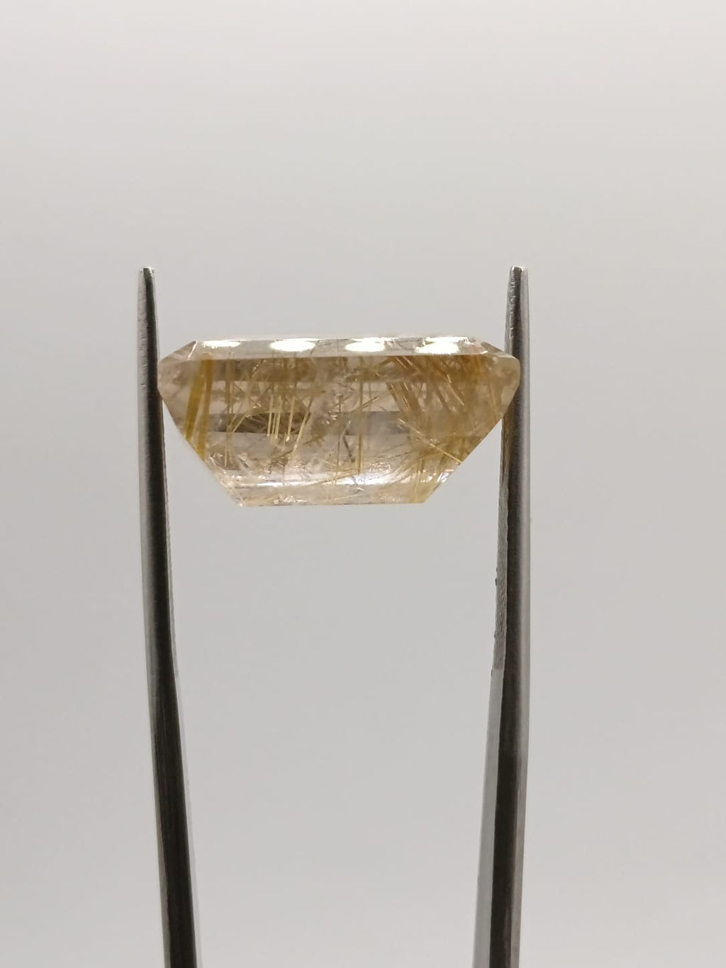 Cuarzo rutilado rectangular de 16.60ct