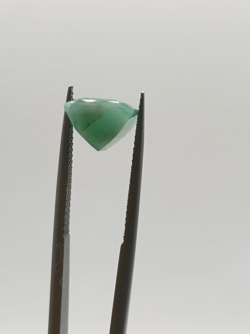 Esmeralda brasileña rectangular de 5.61ct