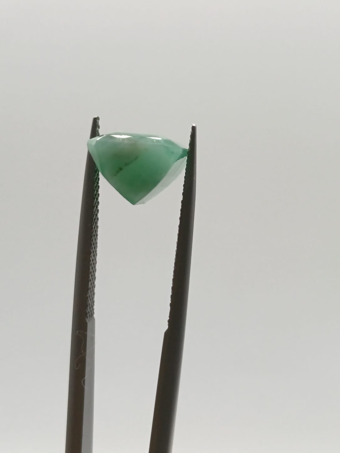 Esmeralda brasileña rectangular de 5.61ct