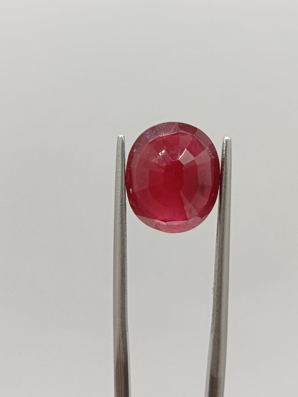 Rubí ovalado de 7.20ct
