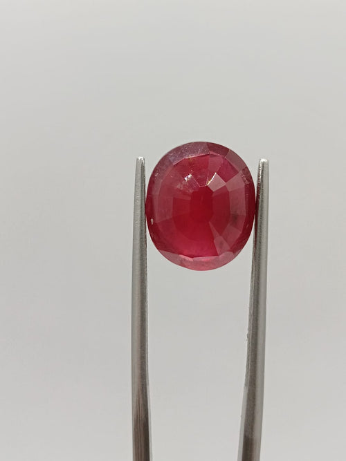 Rubí ovalado de 7.20ct