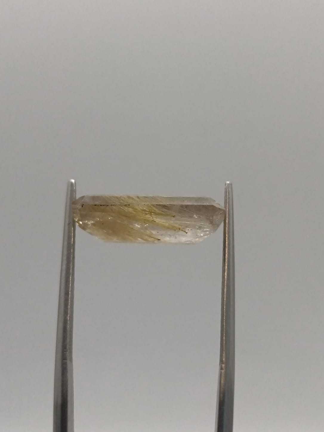Cuarzo rutilado rectangular de 7.06ct