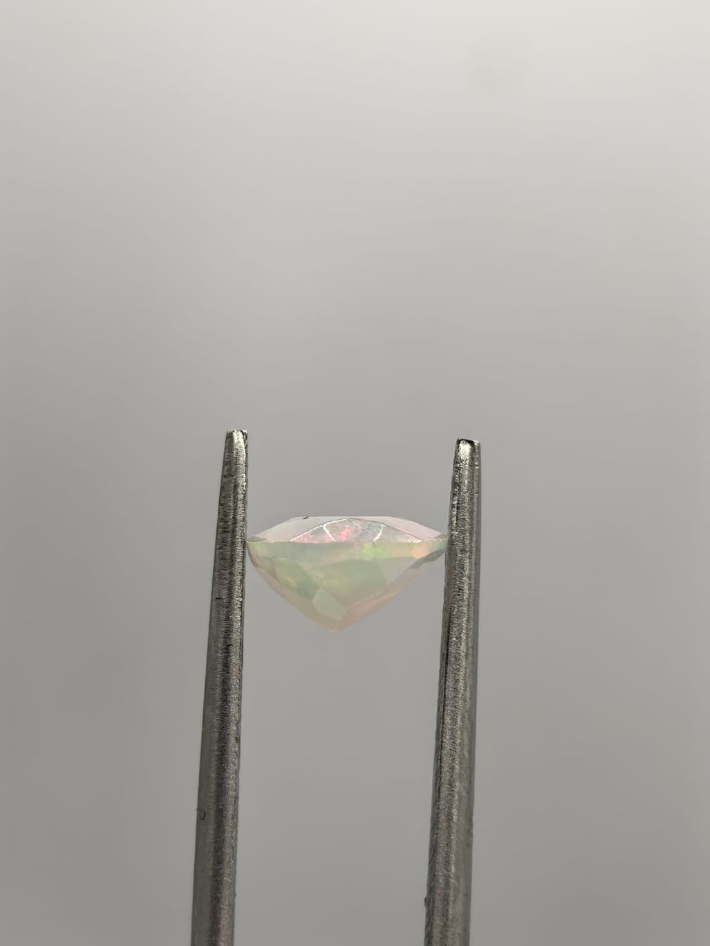 Ópalo ovalado de 1.18ct