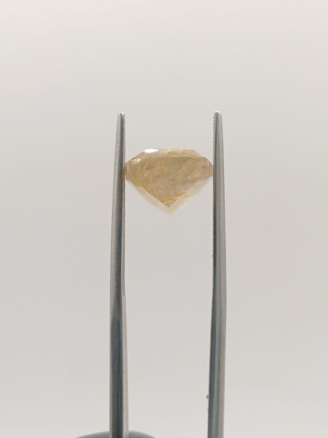 Cuarzo rutilado rectangular de 7.18ct