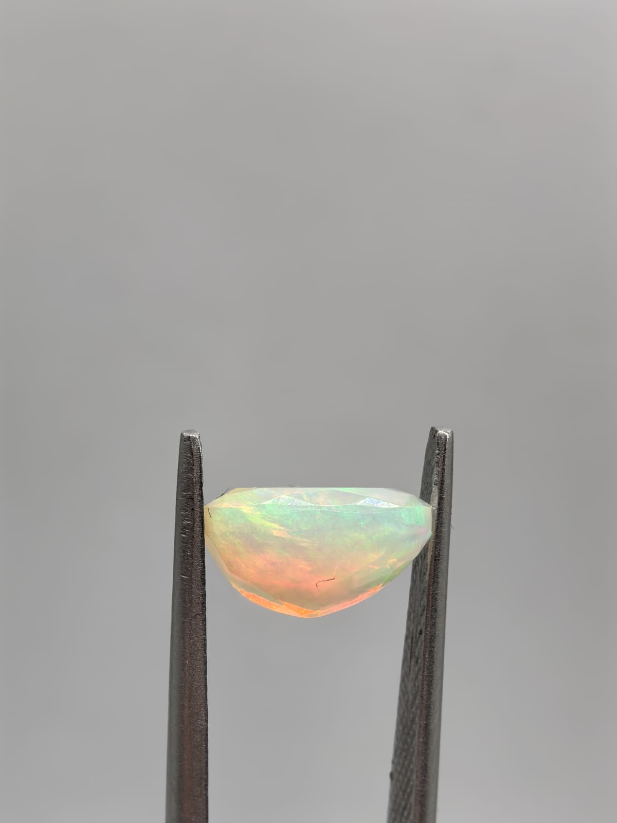 Ópalo ovalado de 1.82ct