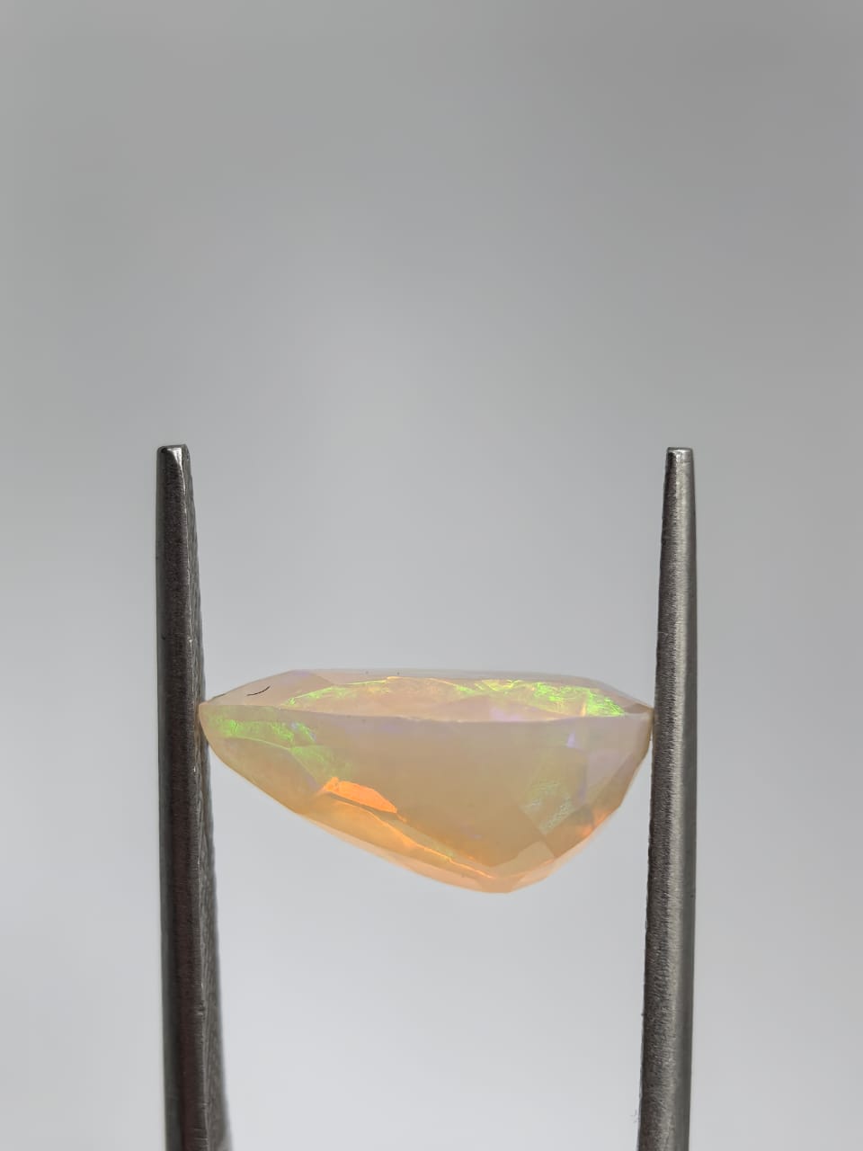 Ópalo forma de gota de 2.98ct