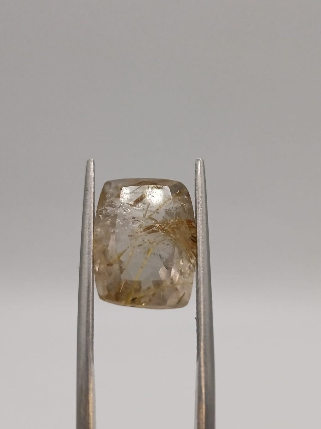 Cuarzo rutilado rectangular de 7.19ct