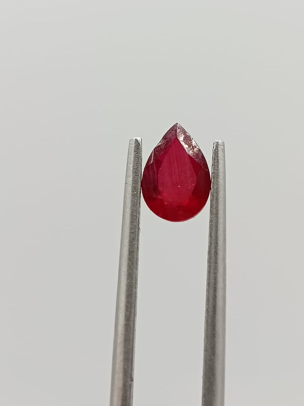 Rubí forma de gota de 0.71ct