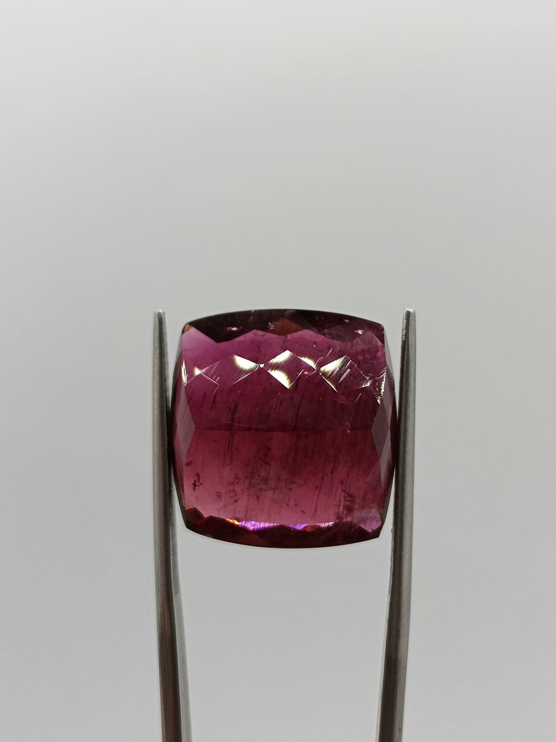 Turmalina rubelita cuadrada 20.80ct