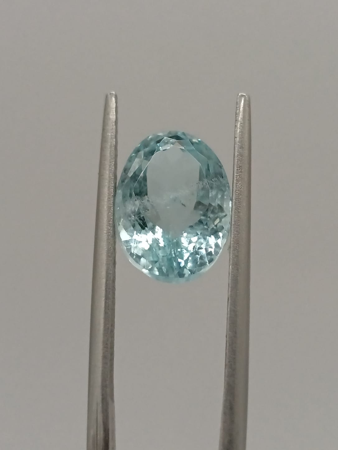Aguamarina ovalada de 3.33ct