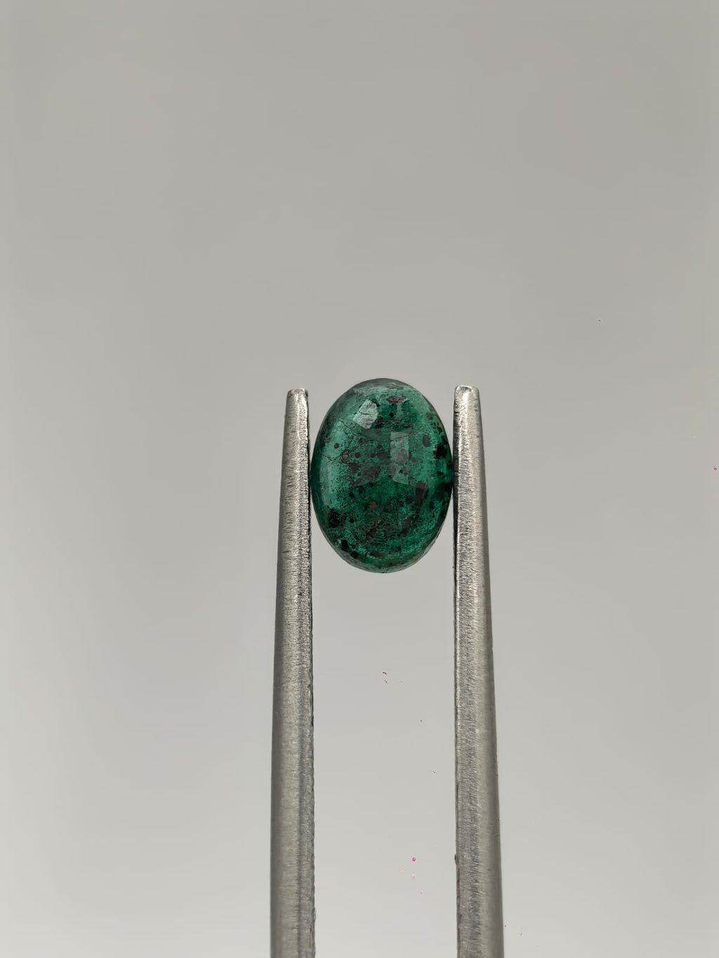 Esmeralda colombiana ovalada de 0.89ct