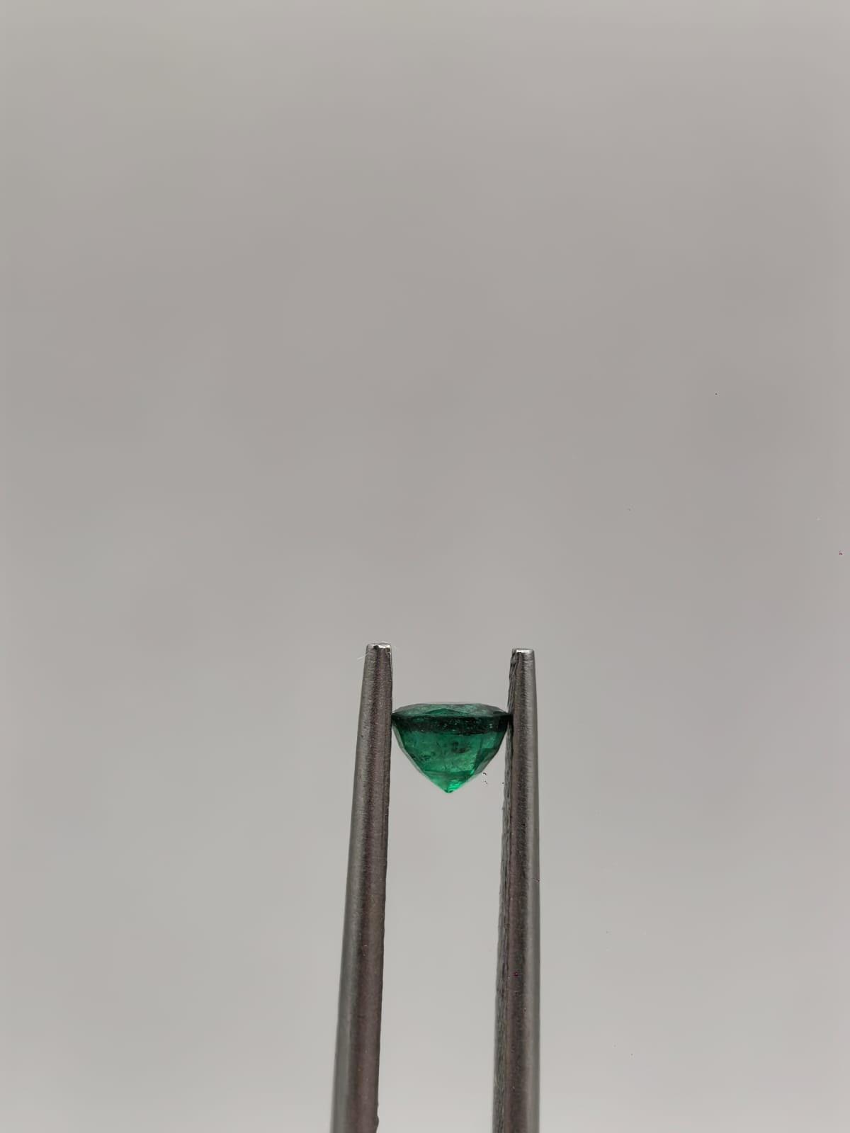 Esmeralda colombiana circular de 0.32ct