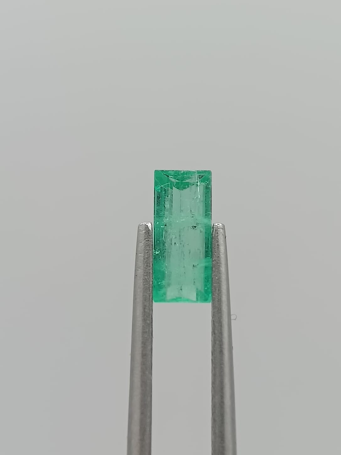 Esmeralda colombiana rectangular de 0.71ct