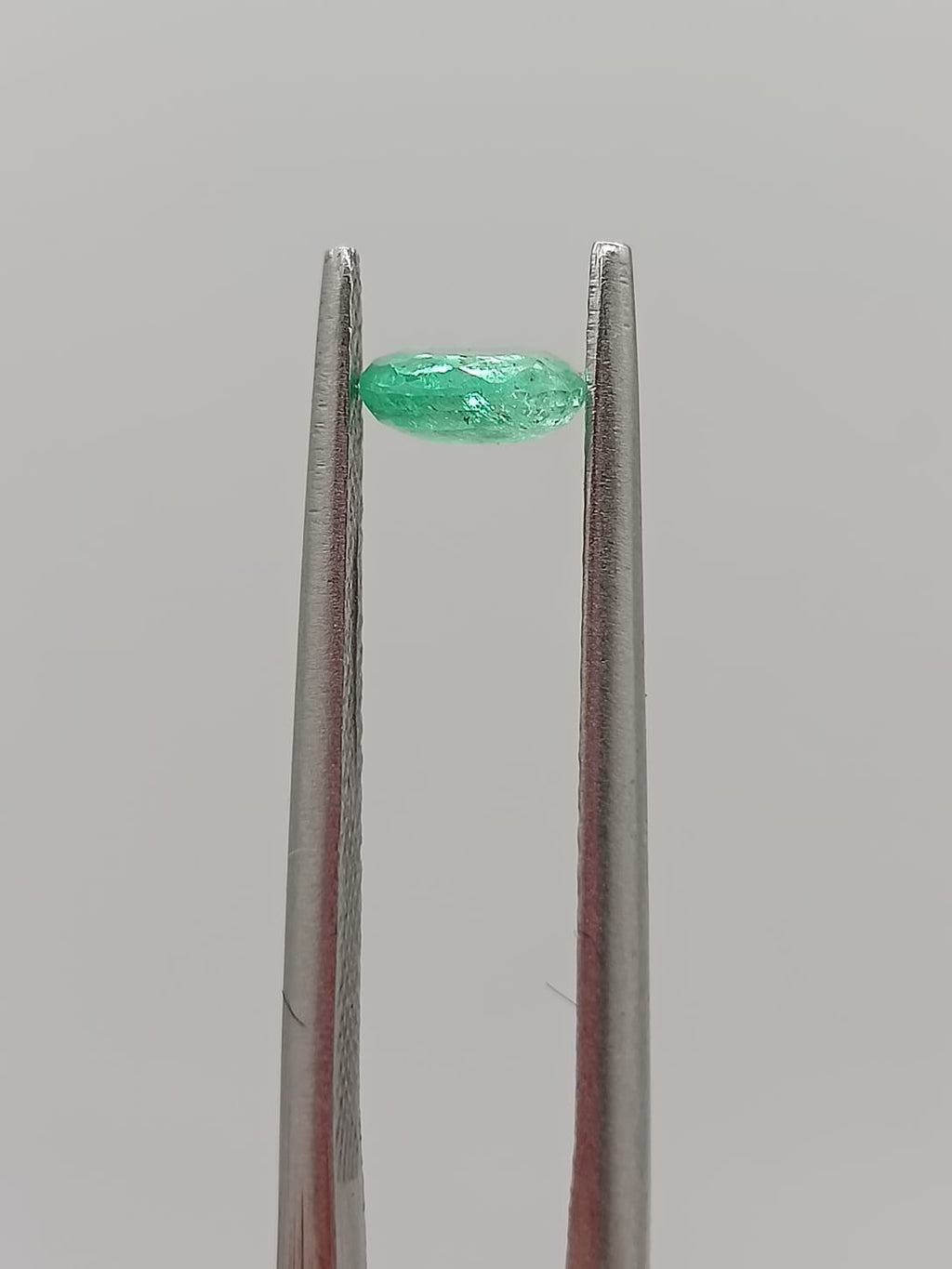 Esmeralda colombiana circular de 0.42ct