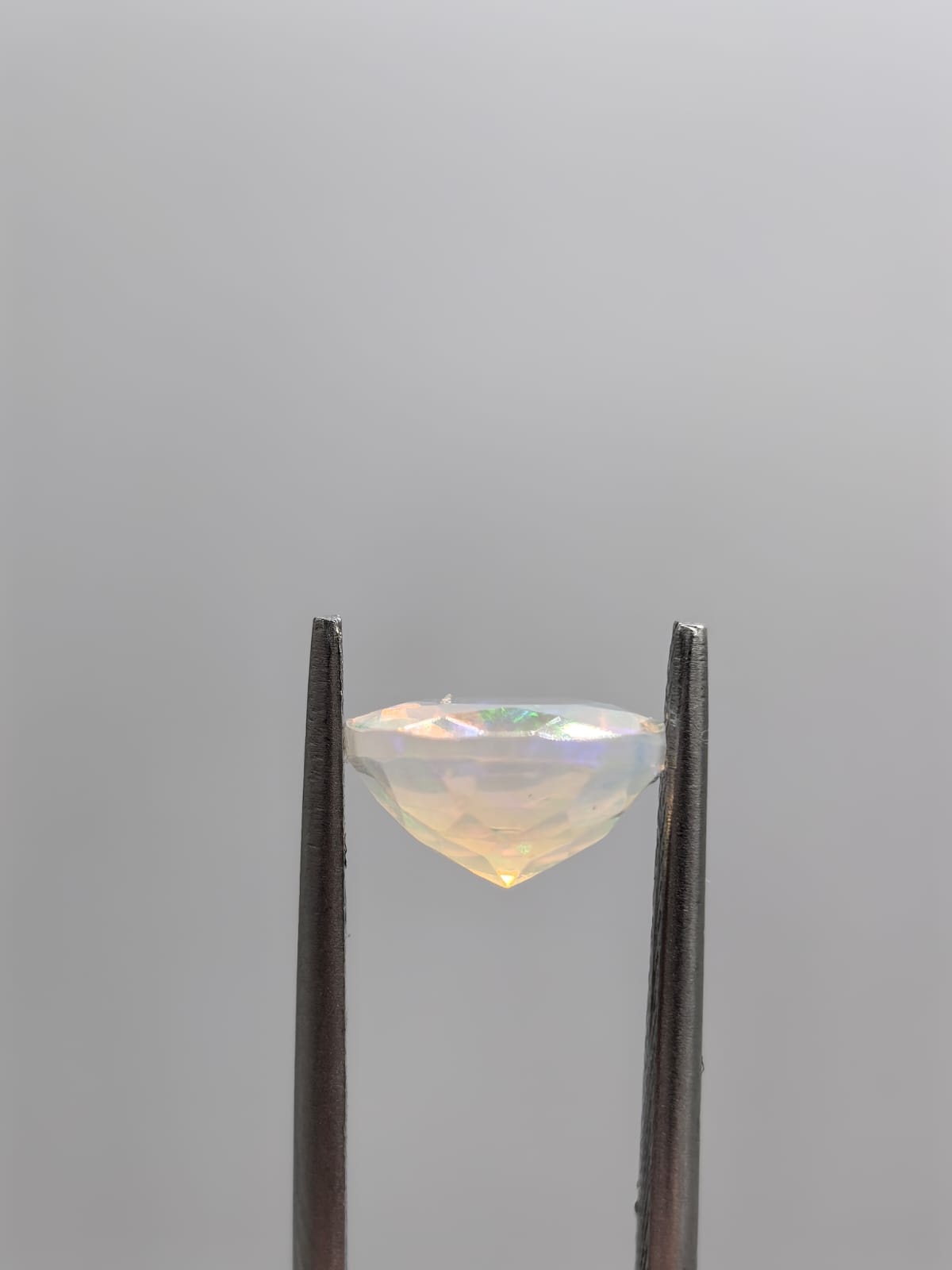 Ópalo ovalado de 1.98ct
