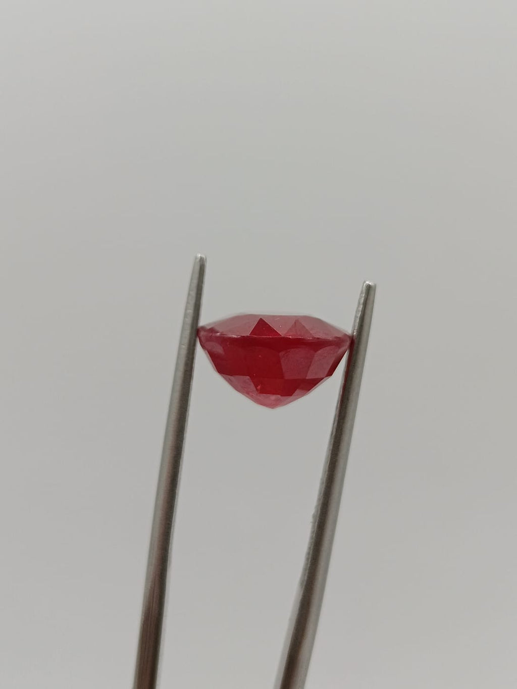 Rubí ovalado de 7.20ct