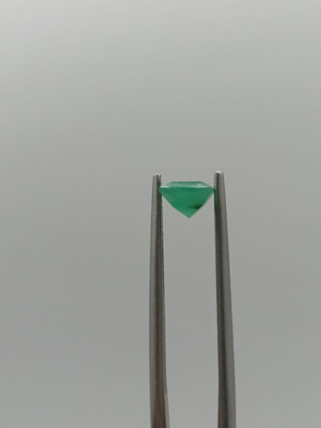 Esmeralda brasileña cuadrada de 0.63ct