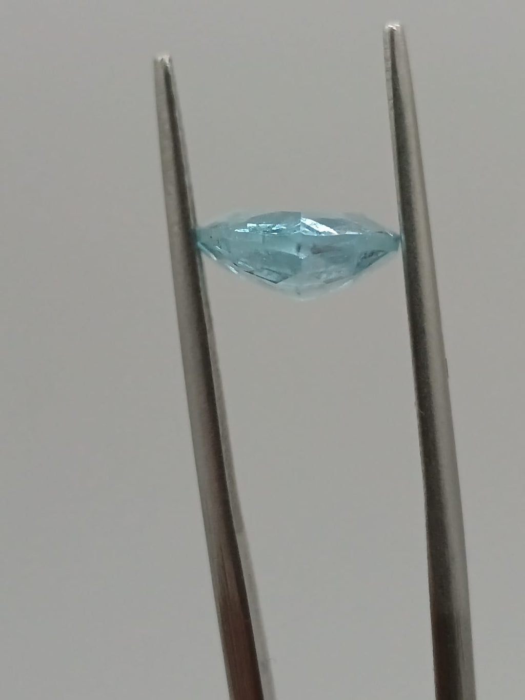 Aguamarina corte trillion de 1.72ct