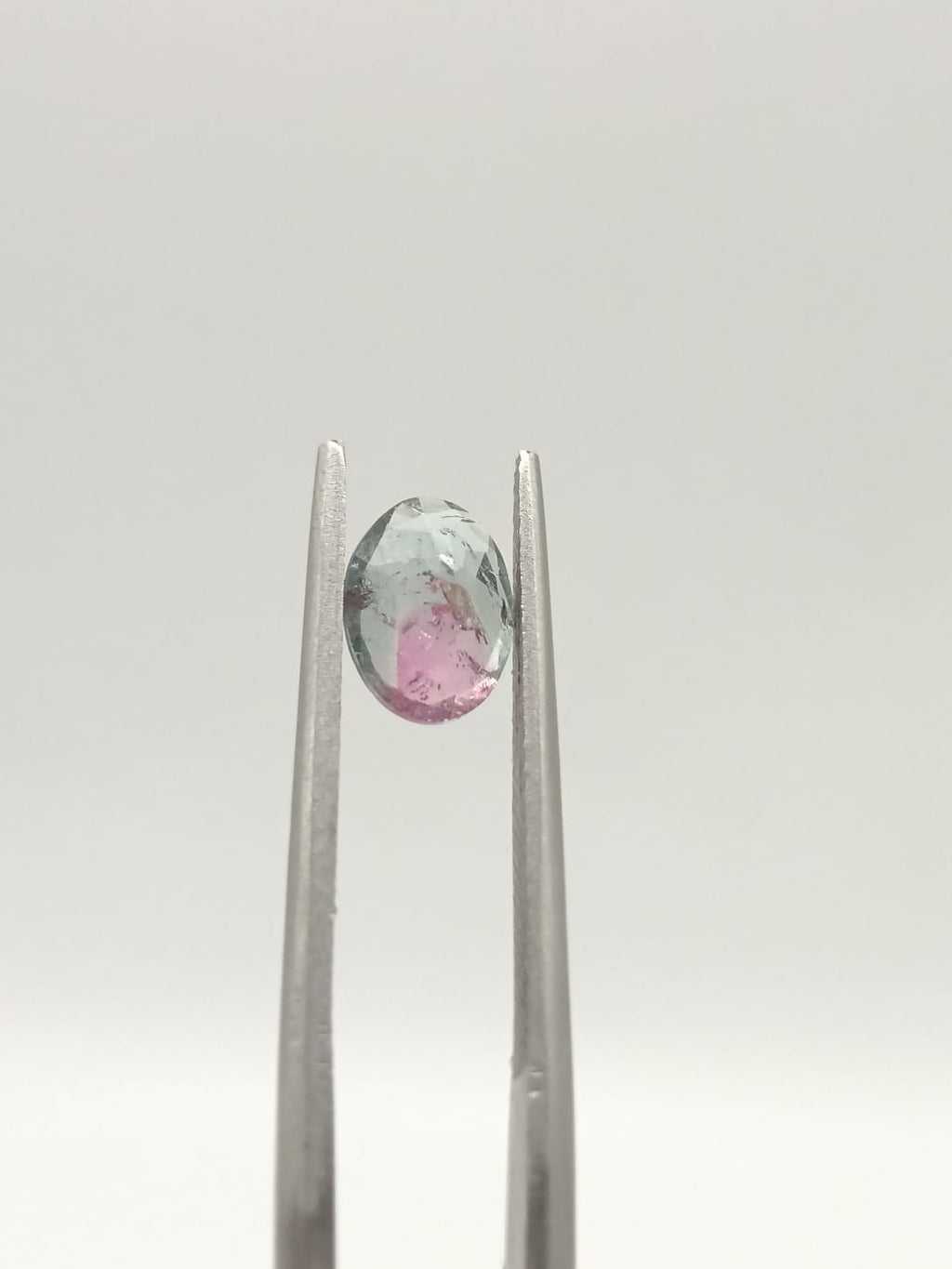 Turmalina sandia ovalada de 0.90ct