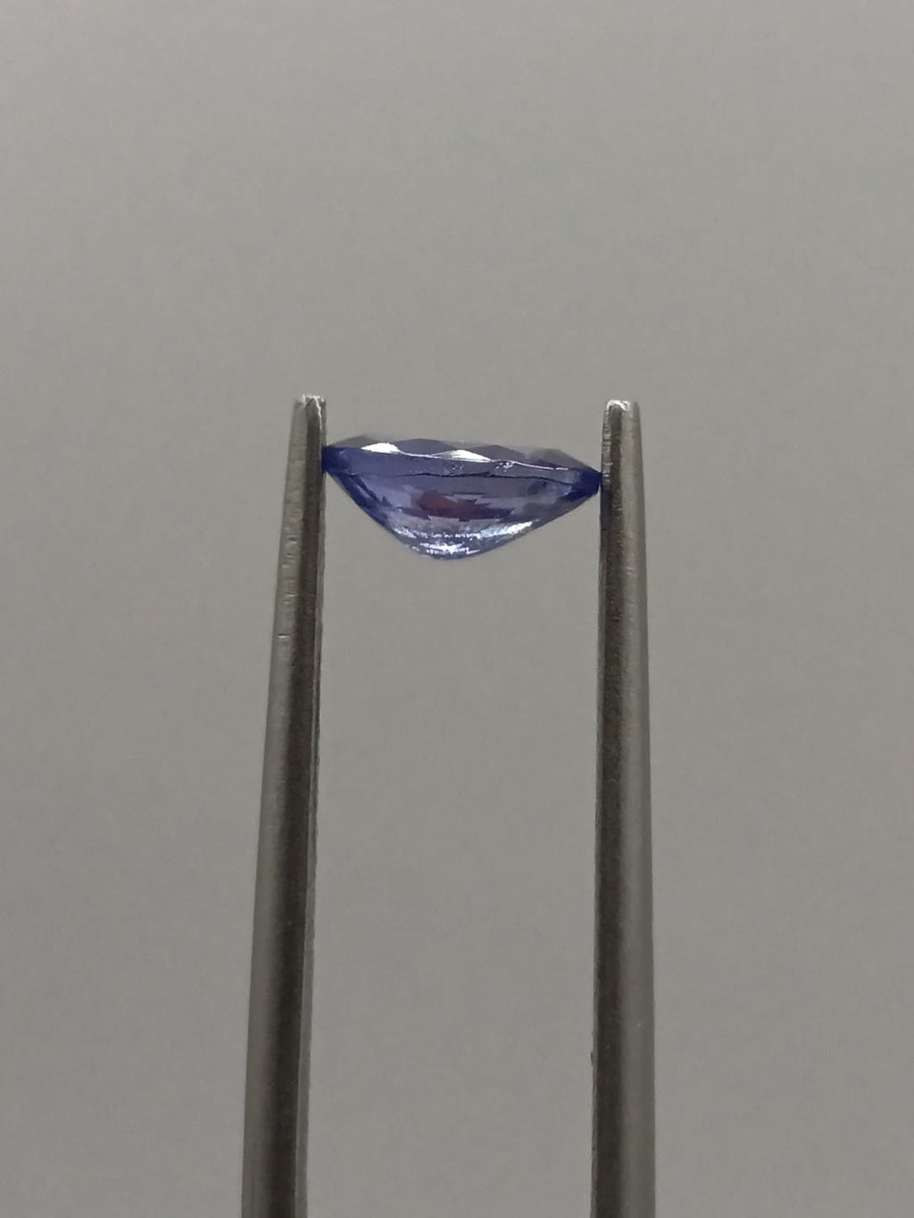 Tanzanita ovalada de 0.74ct