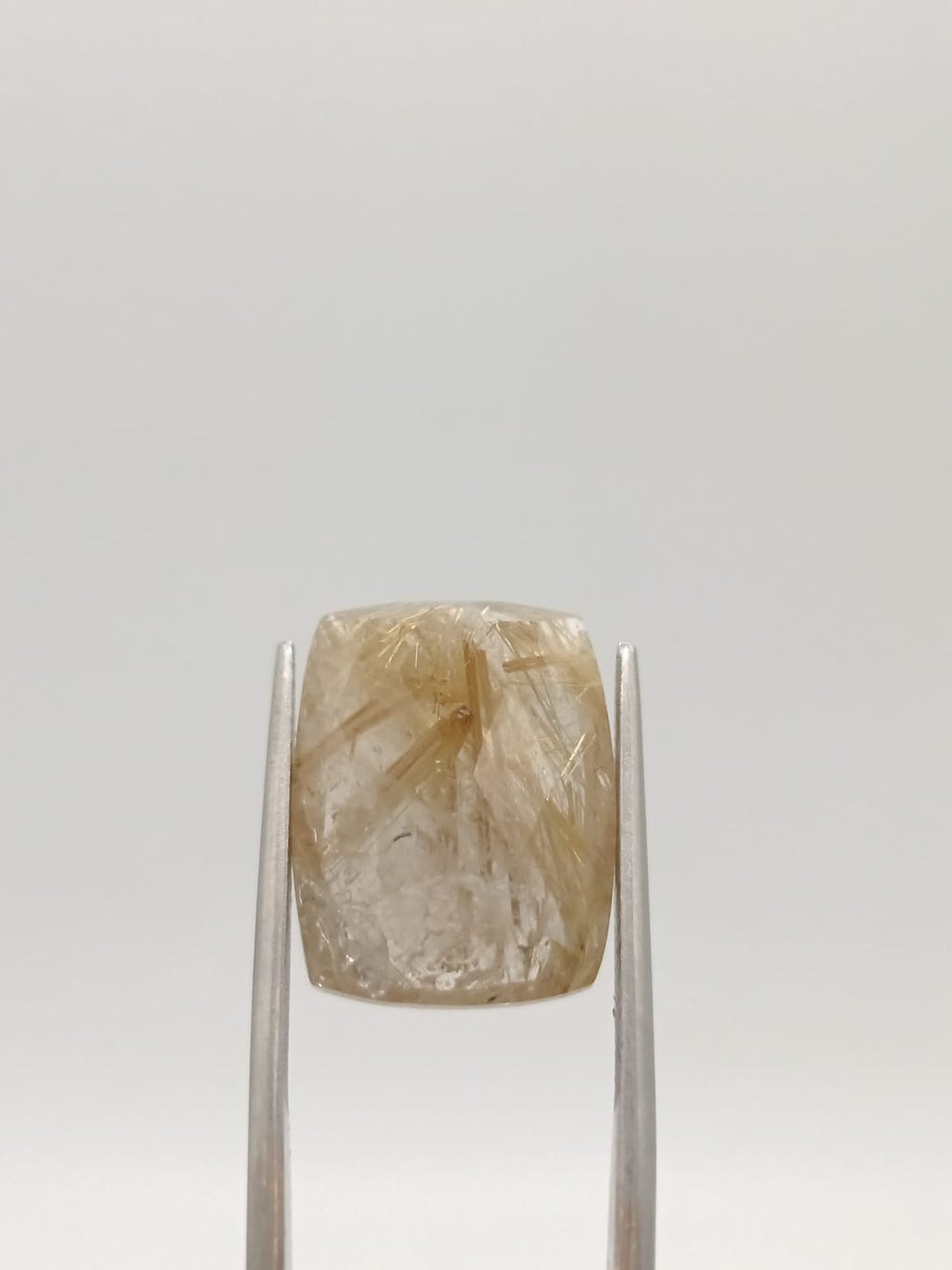 Cuarzo rutilado rectangular de 14.87ct