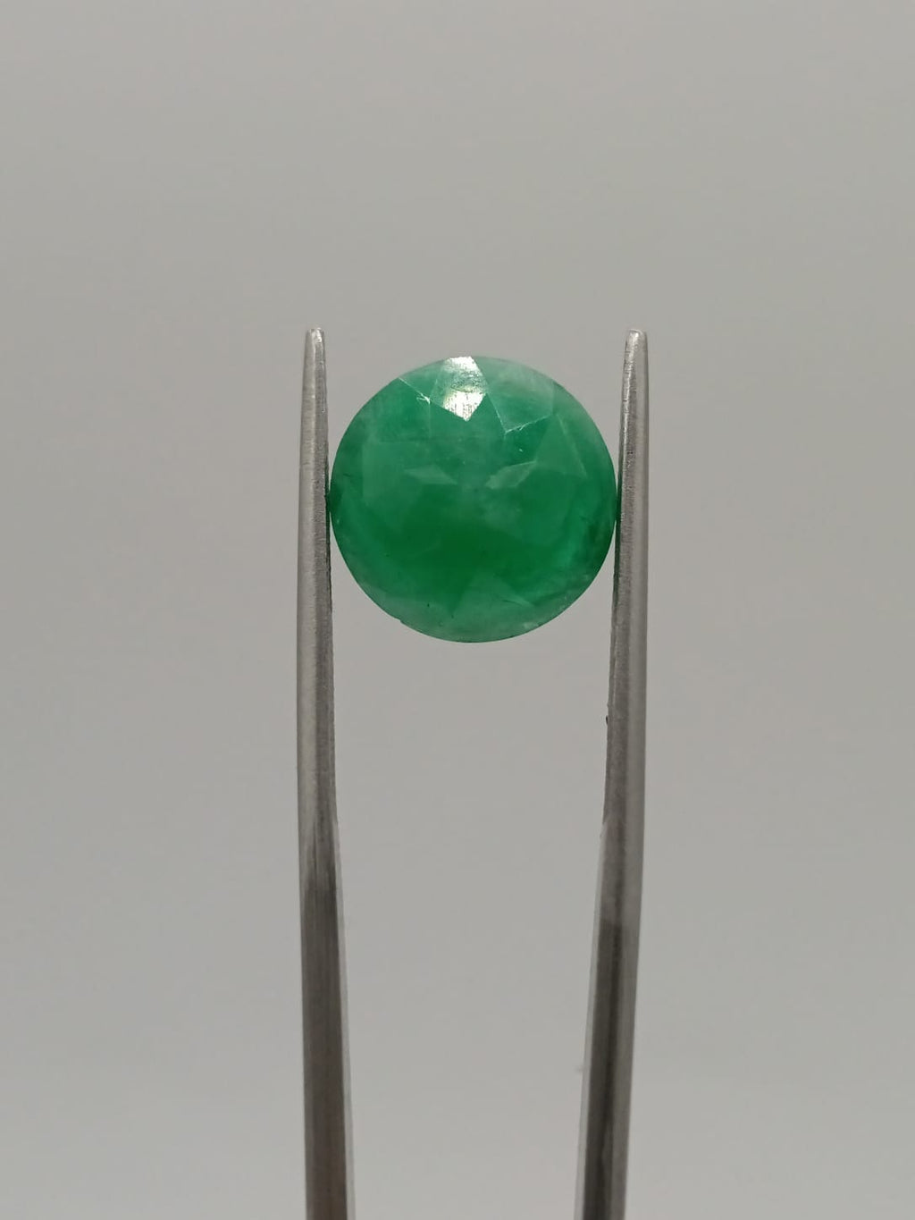 Esmeralda brasileña circular de 5.83ct