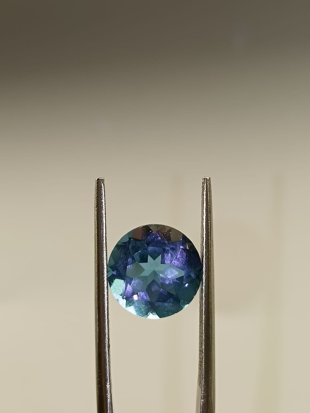 Alejandrita circular de 2.81ct