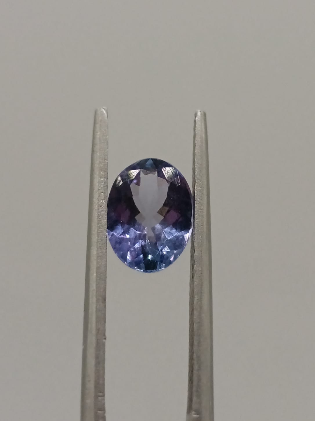 Tanzanita ovalada de 1.08ct