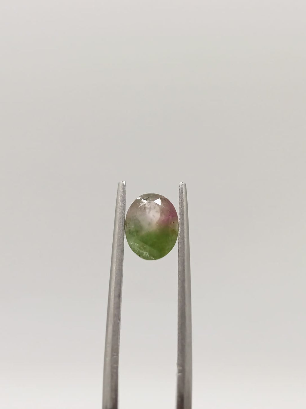 Turmalina sandia ovalada de 1.33ct