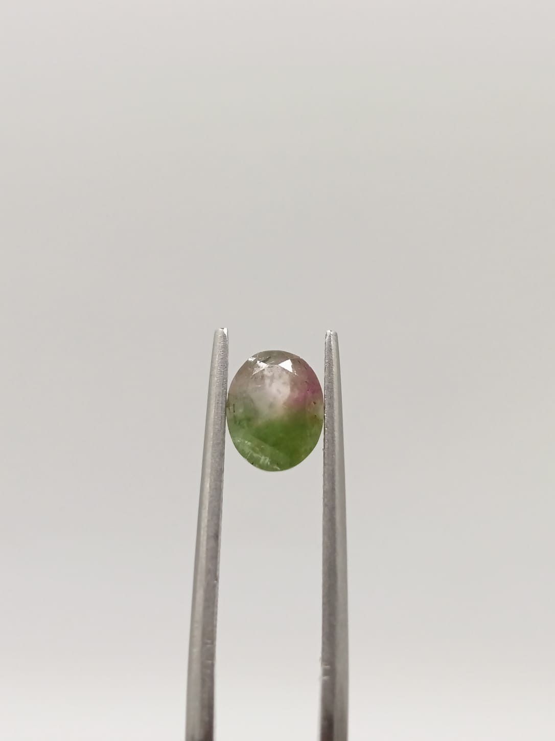 Turmalina sandia ovalada de 1.33ct