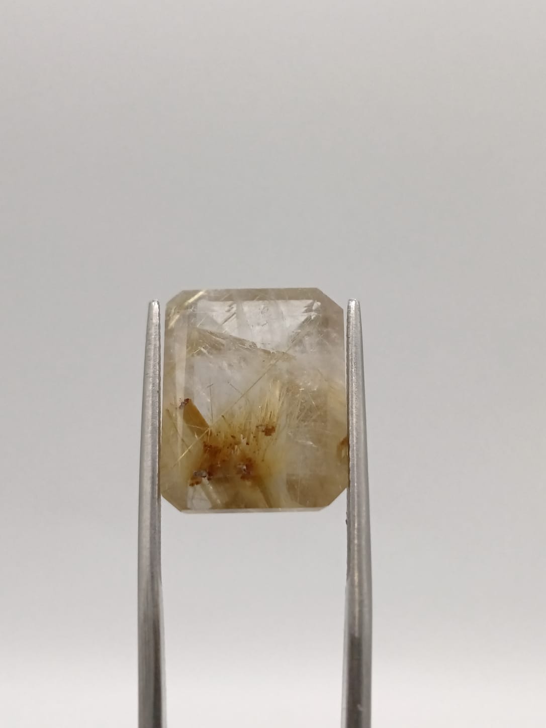 Cuarzo rutilado rectangular de 13.85ct